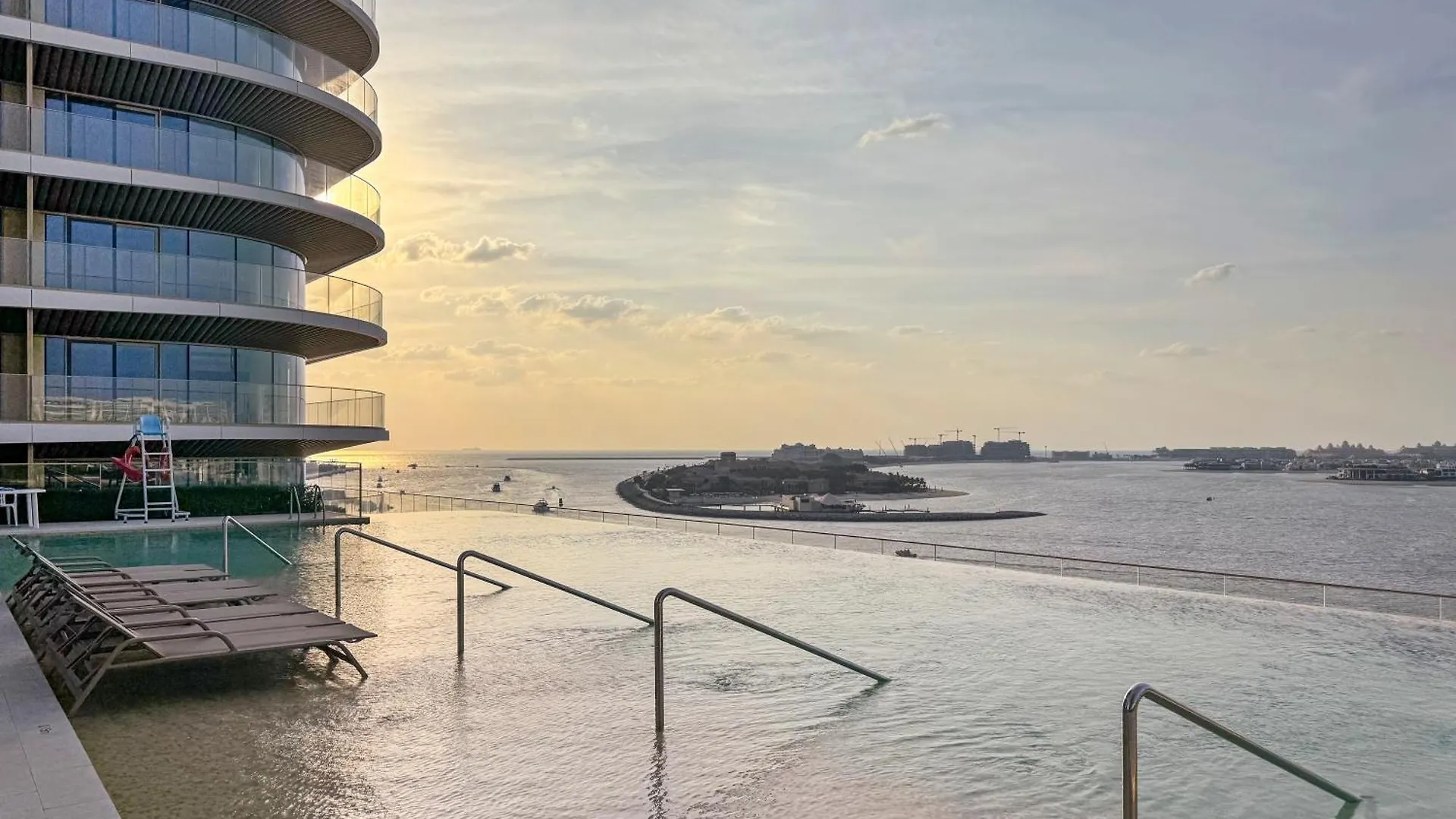 Coastal Elegance 1-Bedroom In Grand Bleu Dubai United Arab Emirates