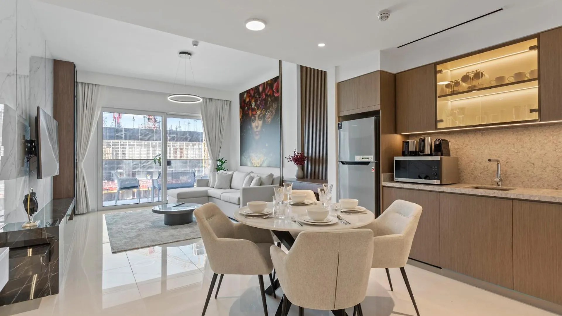 Coastal Elegance 1-Bedroom In Grand Bleu Dubai Apartment