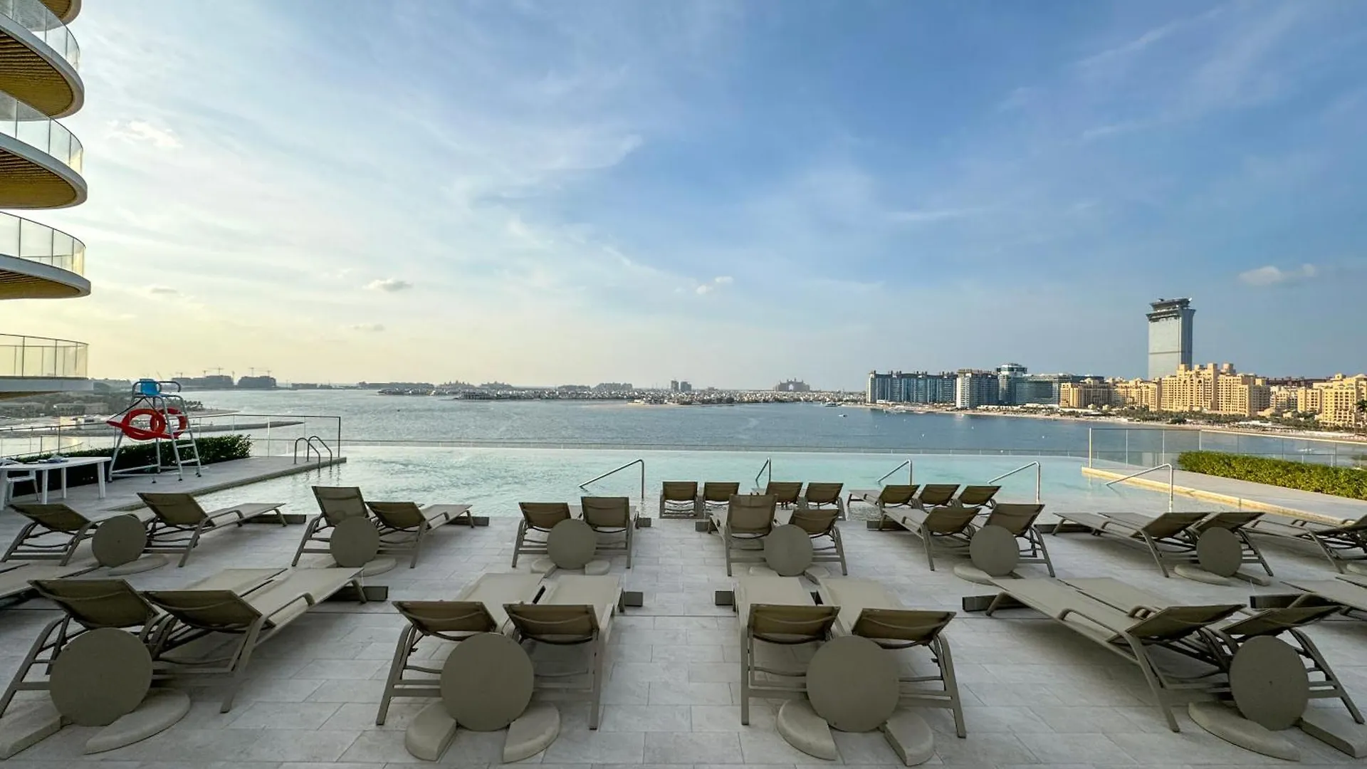 Апартаменты Coastal Elegance 1-Bedroom In Grand Bleu Дубай