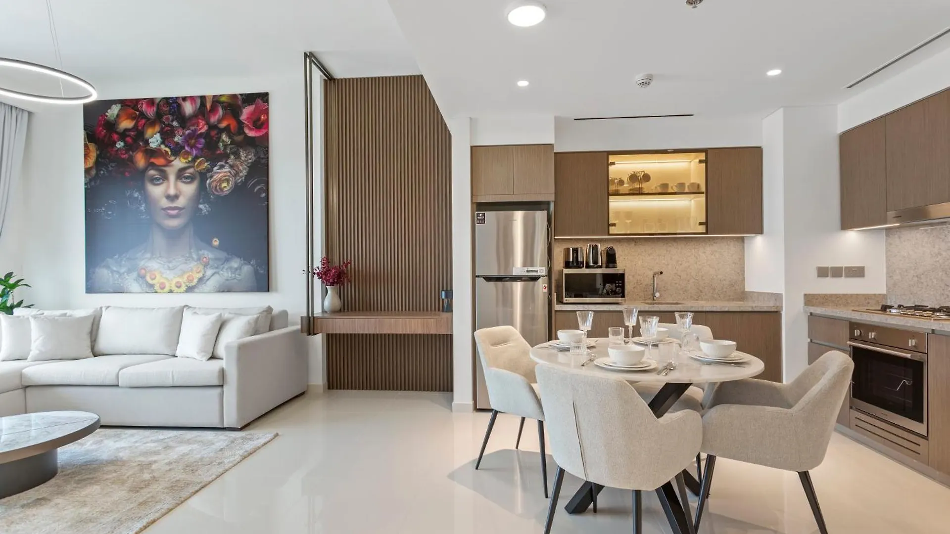 Coastal Elegance 1-Bedroom In Grand Bleu Dubai Daire